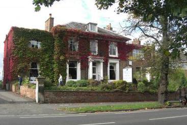 Hotel Knavesmire Manor