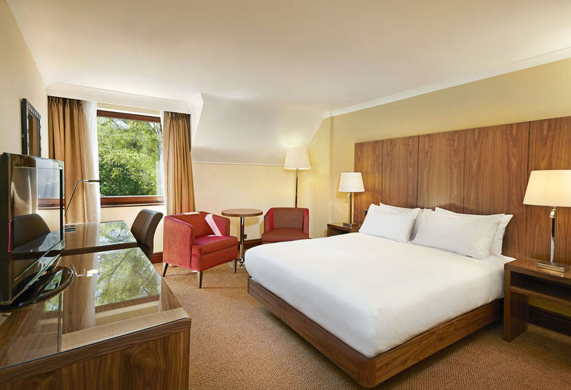 Hotel DoubleTree by Hilton Southampton 9