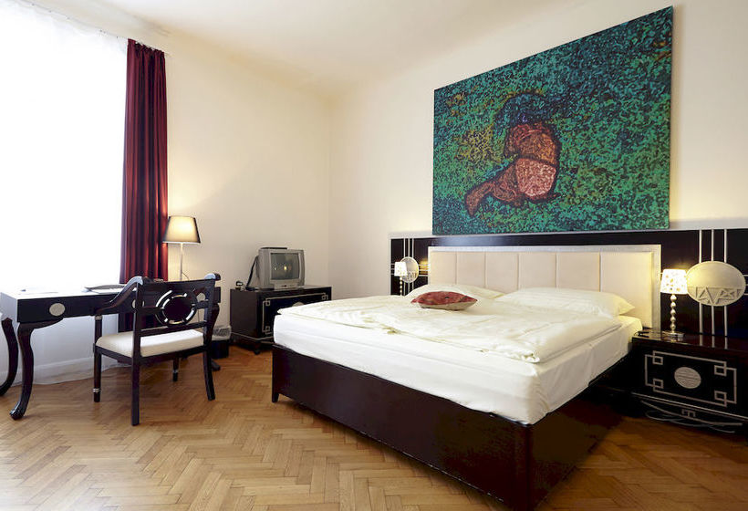 Hotel Pension Museum 1