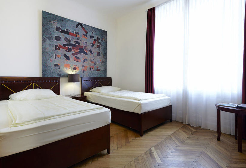 Hotel Pension Museum 10