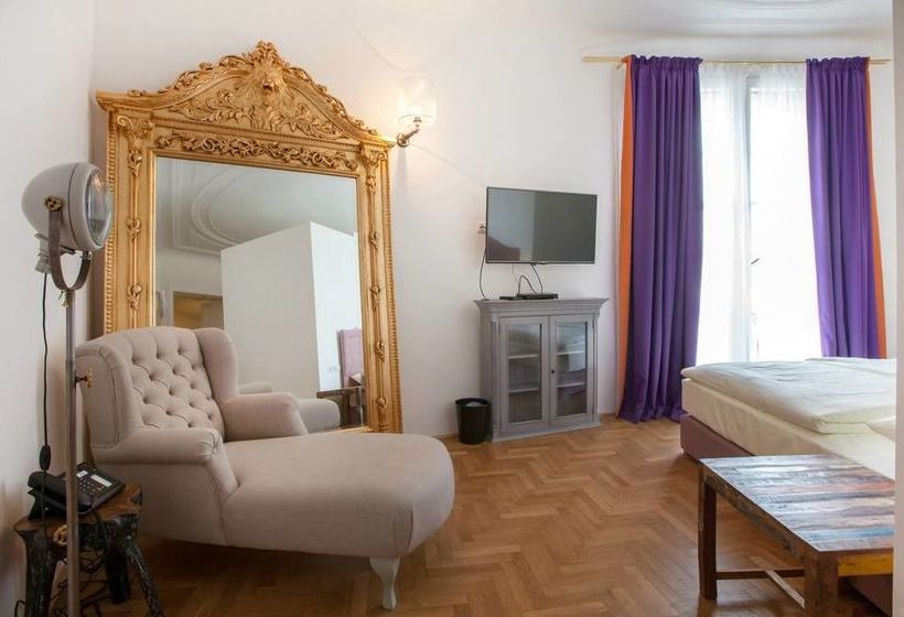 Hotel Pension Museum 13