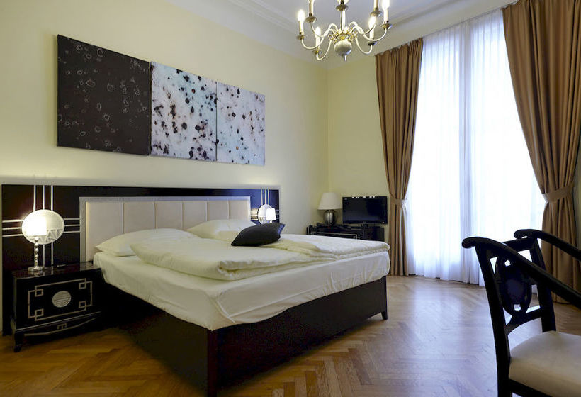 Hotel Pension Museum 5