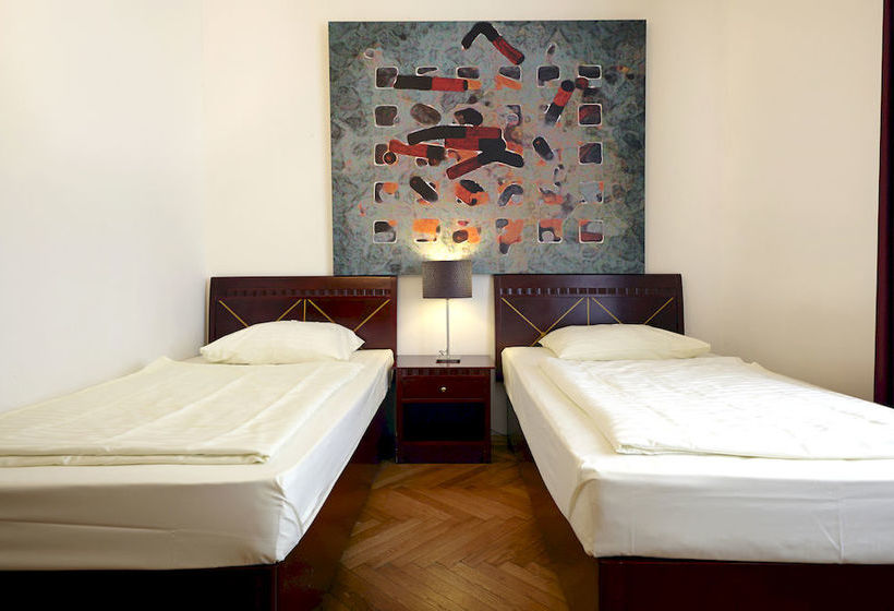 Hotel Pension Museum 6