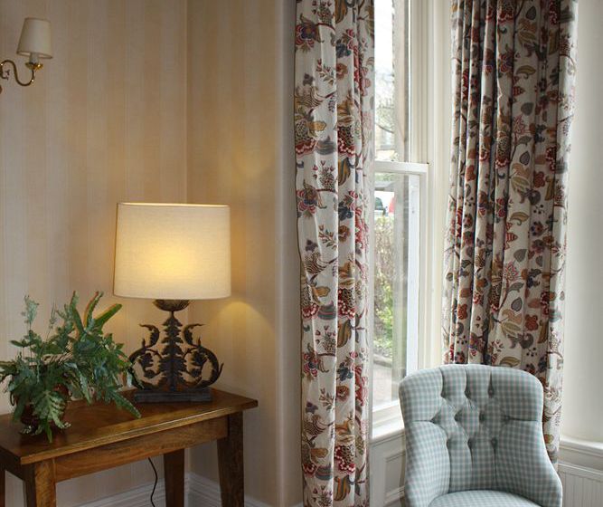 Hôtel Ascot House 8