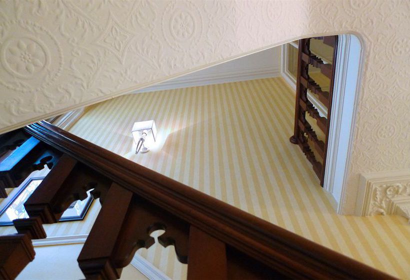 Hôtel Ascot House 9