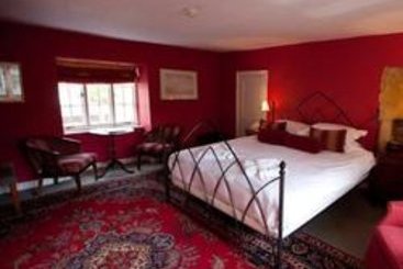 Bespoke BridgeHouse Hotel 3