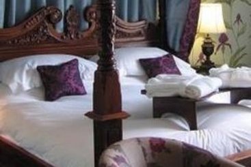 Bespoke BridgeHouse Hotel 4