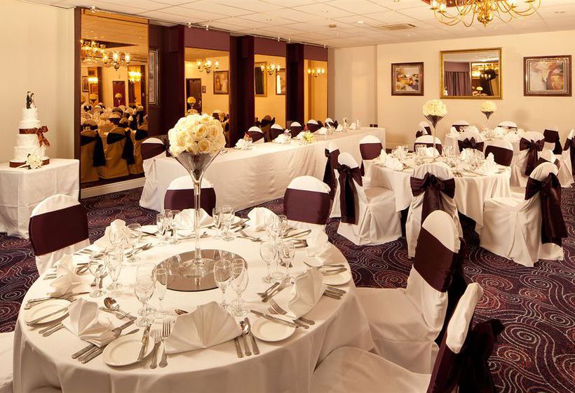 Hotel Mercure Chester Abbots Well 1