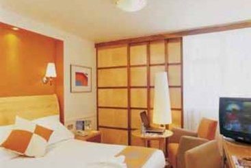 Hotel Express By Holiday Inn Bolton