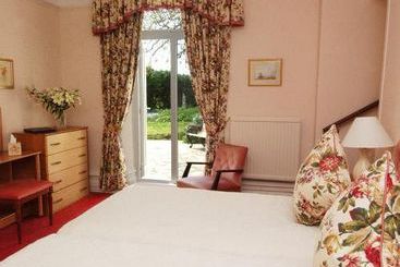 Hôtel Hundred House 13