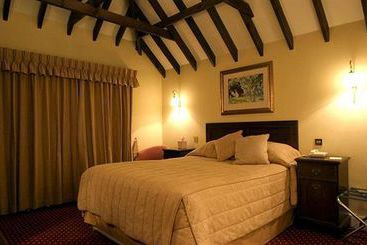 Hotel Hurtwood Inn 2