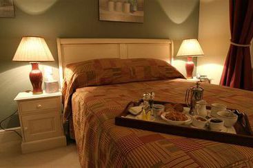 Hotel Hurtwood Inn 5