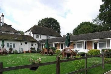 Hotel Hurtwood Inn 6