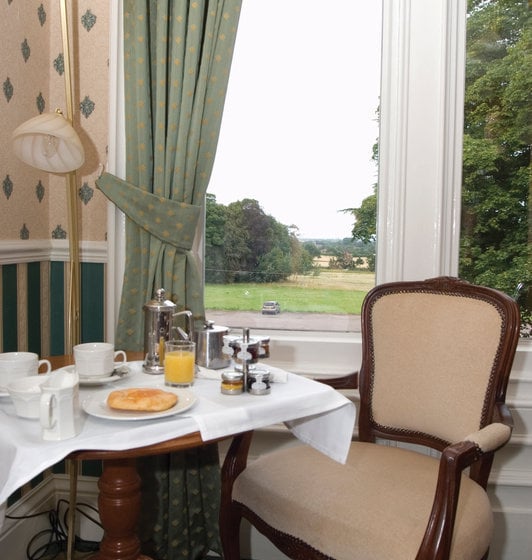 Best Western Oaklands Hall Hotel