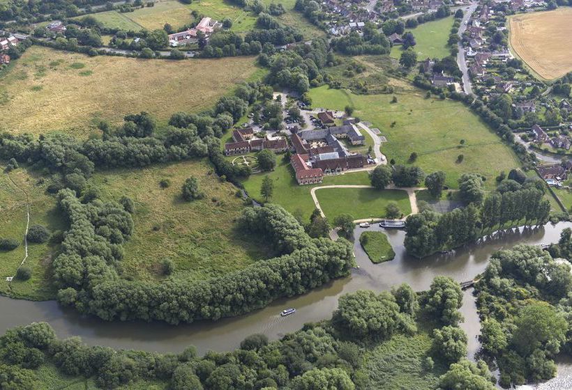 Hotel Oxford Thames Four Pillars 1
