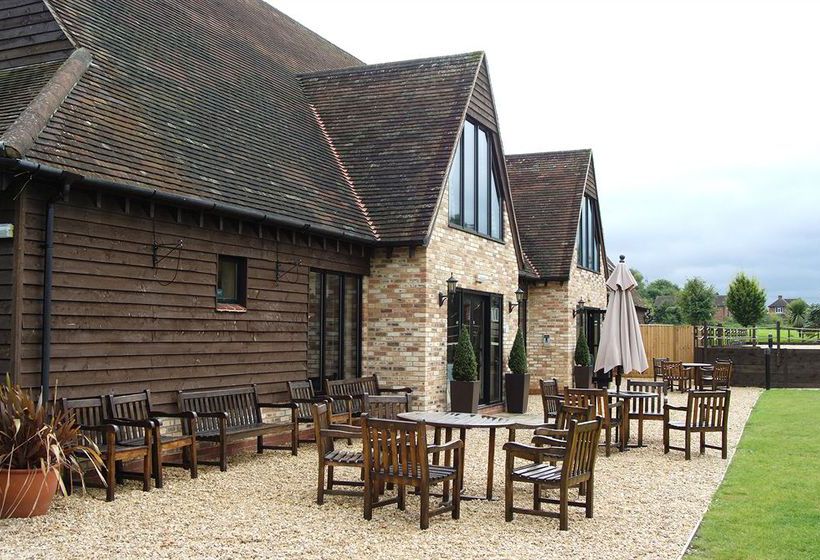 Hotel Oxford Thames Four Pillars 2