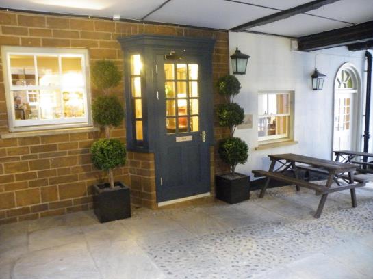 Saracens Head Hotel 4