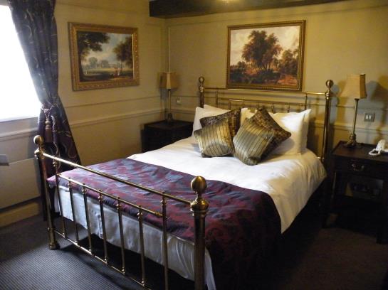 Saracens Head Hotel 5