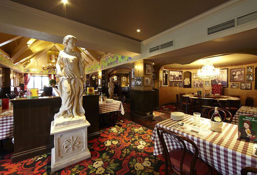 Resort Village Hotel & Leisure Club Wirral 2