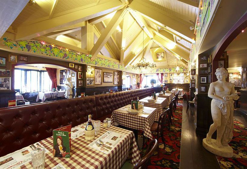 Resort Village Hotel & Leisure Club Wirral 3