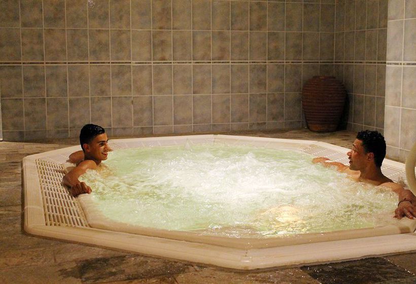 Beach Hotel Noordwijk 16