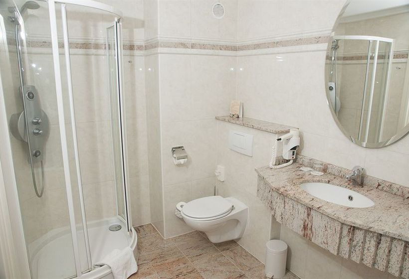 Beach Hotel Noordwijk 4