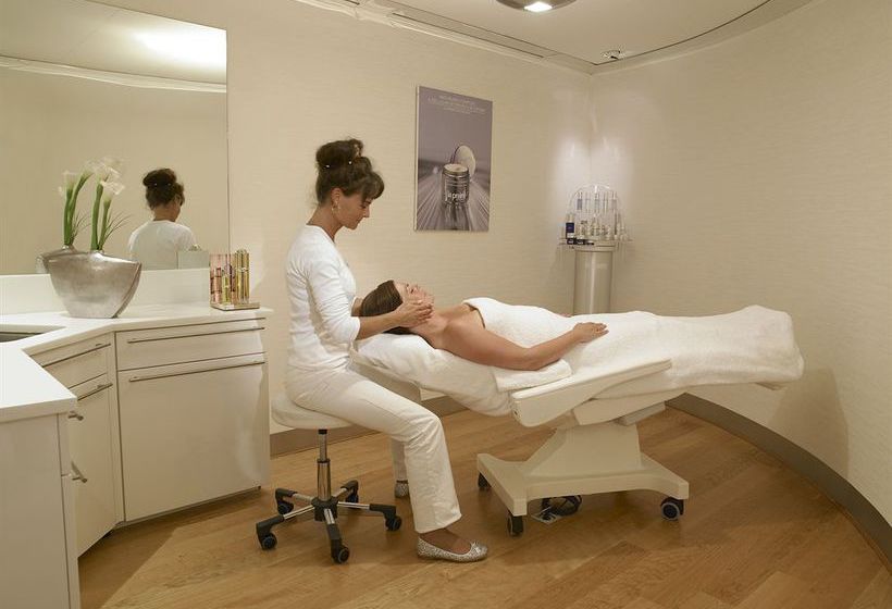 Beach Hotel Noordwijk 8