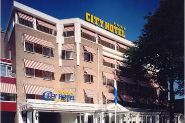City Hotel