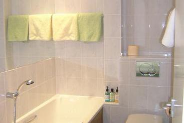 Smallwood House Hotel