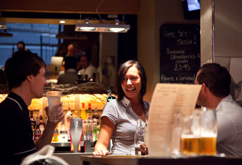 Cosmopolitan Hotel 2