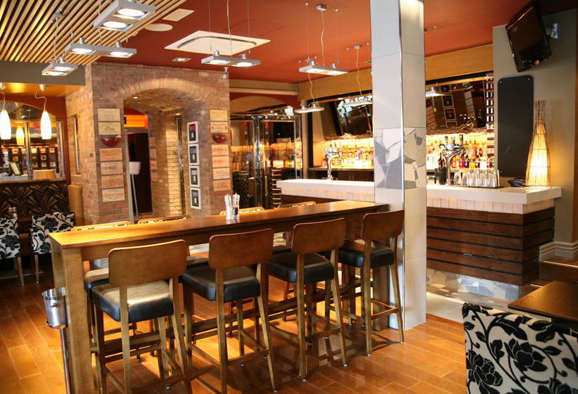 Cosmopolitan Hotel 6