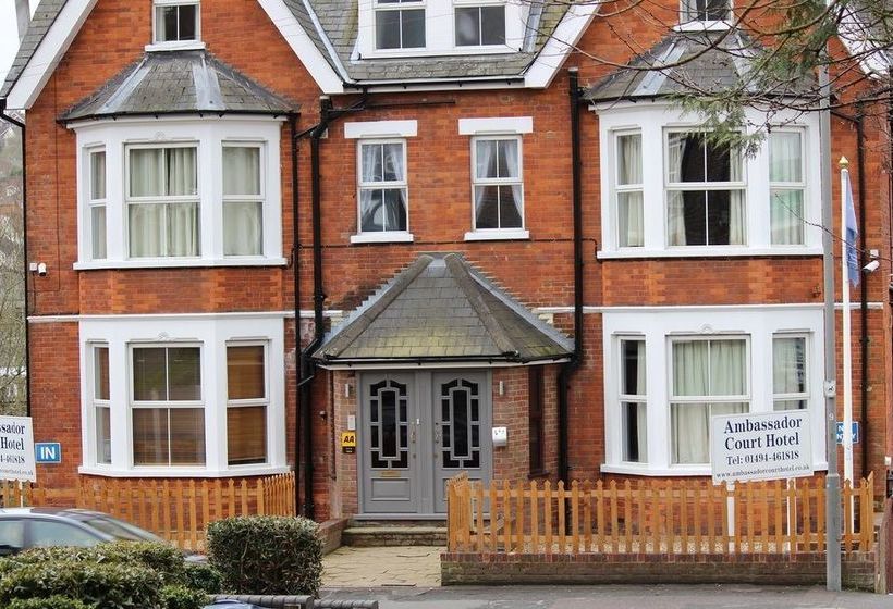 Hotel Ambassador Court