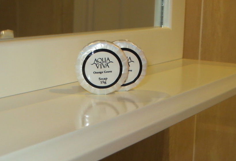 Hotel Ambassador Court 17