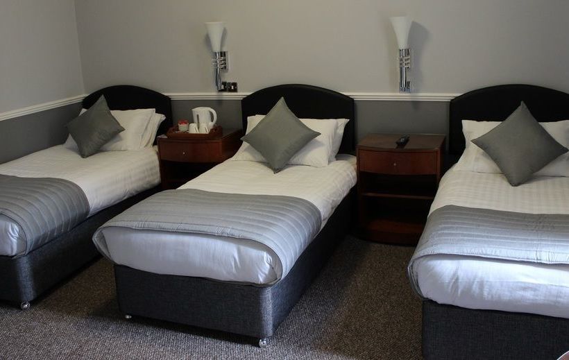 Hotel Ambassador Court 6