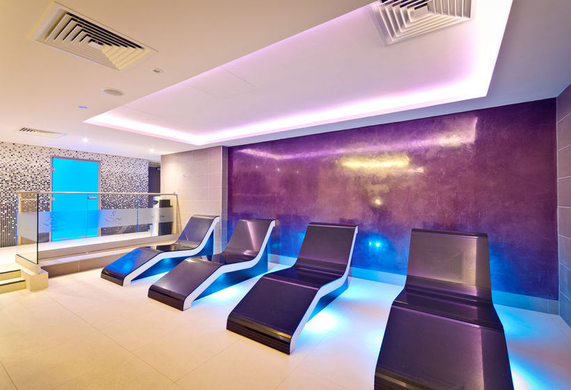 Suites Hotel Knowsley 11