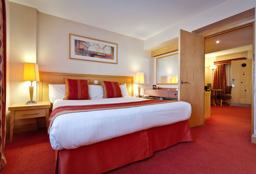 Suites Hotel Knowsley 13