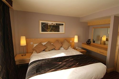 Suites Hotel Knowsley 15