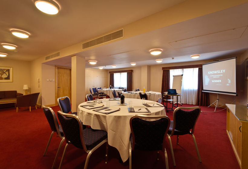 Suites Hotel Knowsley 7