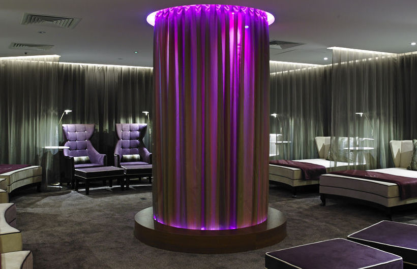 Suites Hotel Knowsley 9