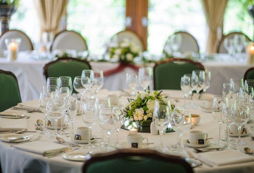 Hotel Tre-Ysgawen Hall 13