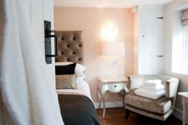 Hotel Bespoke Sanctum on the Green 1