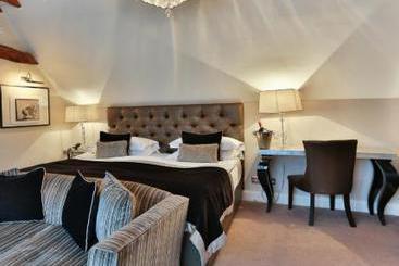 Hotel Bespoke Sanctum on the Green 5