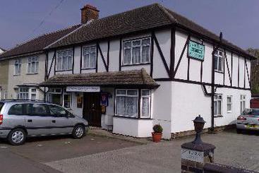 Hotel Aylesbray Lodge