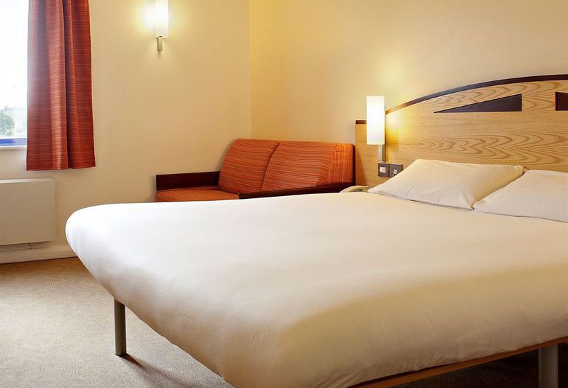 Hotel Ibis Rugby East