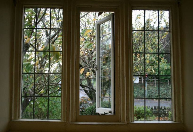 Hotel Thatched Cottage Inn