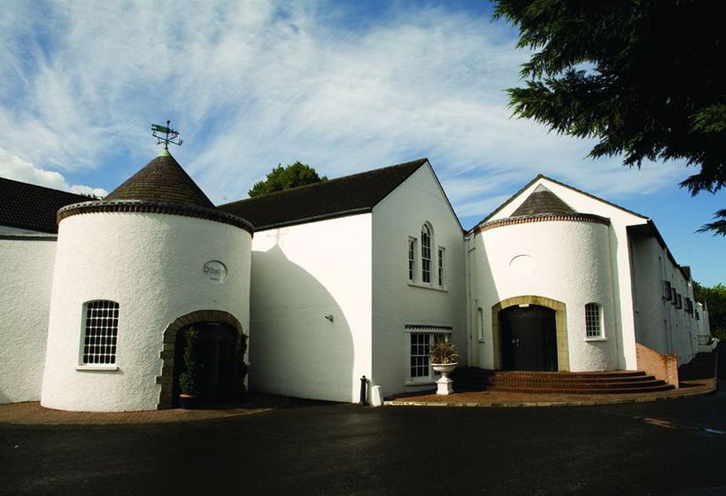 Dunadry Hotel & Country Club