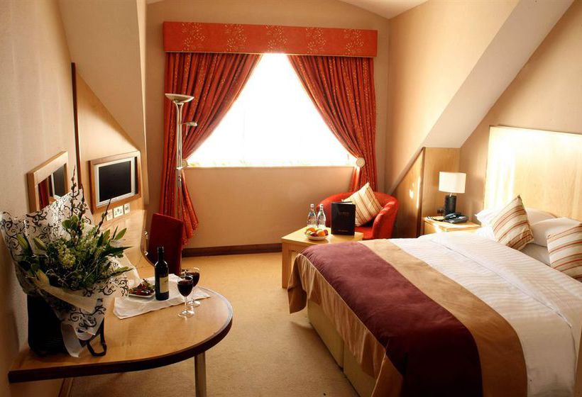 La Mon Hotel & Country Club