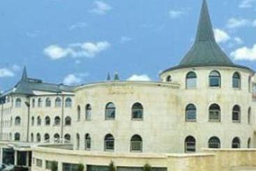 Zamaka Hrankov Hotel