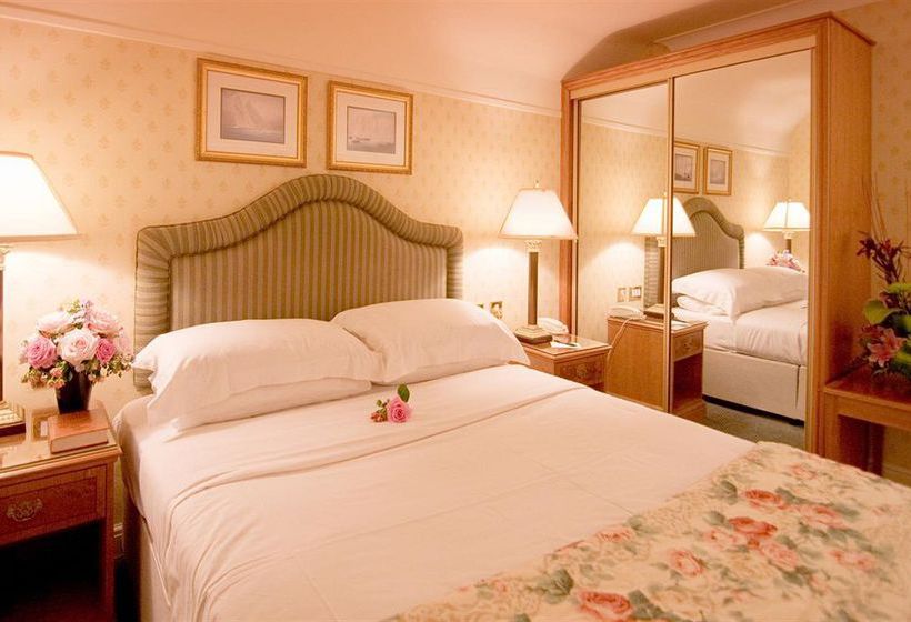 Macdonald Elmers Court Hotel & Resort