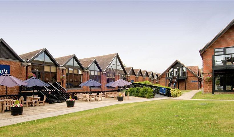 Macdonald Elmers Court Hotel & Resort 1